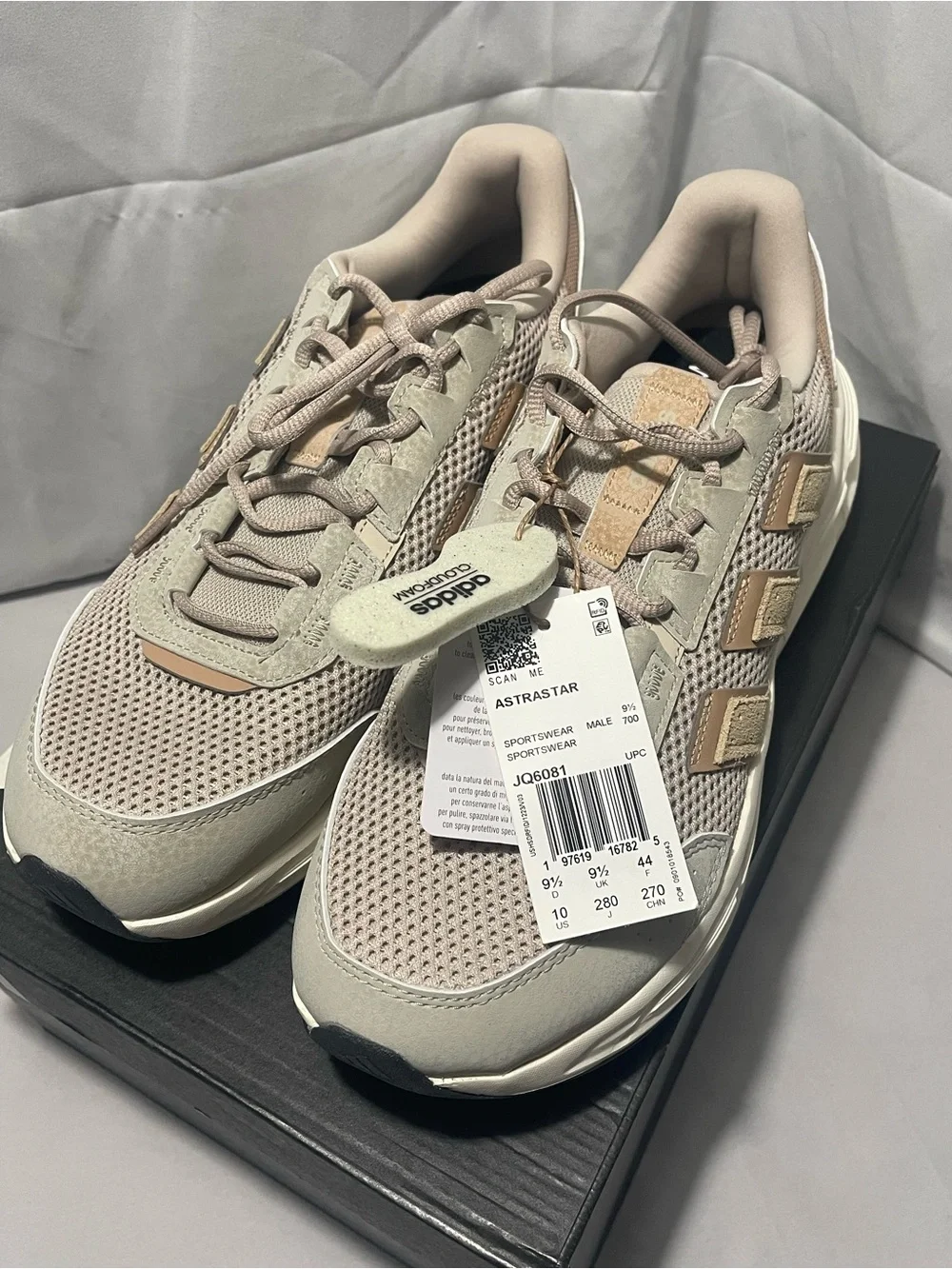 Adidas Astrastar Running Shoes Men's Size 10 Beige Tan JQ6081 New In Box NIB